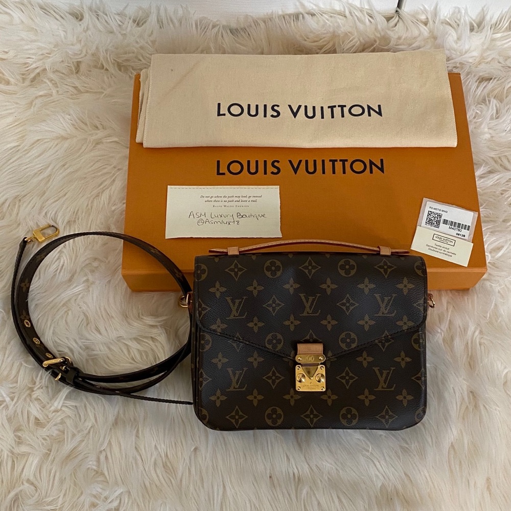 100% Auth. Louis Vuitton Pochette Métis Monogram